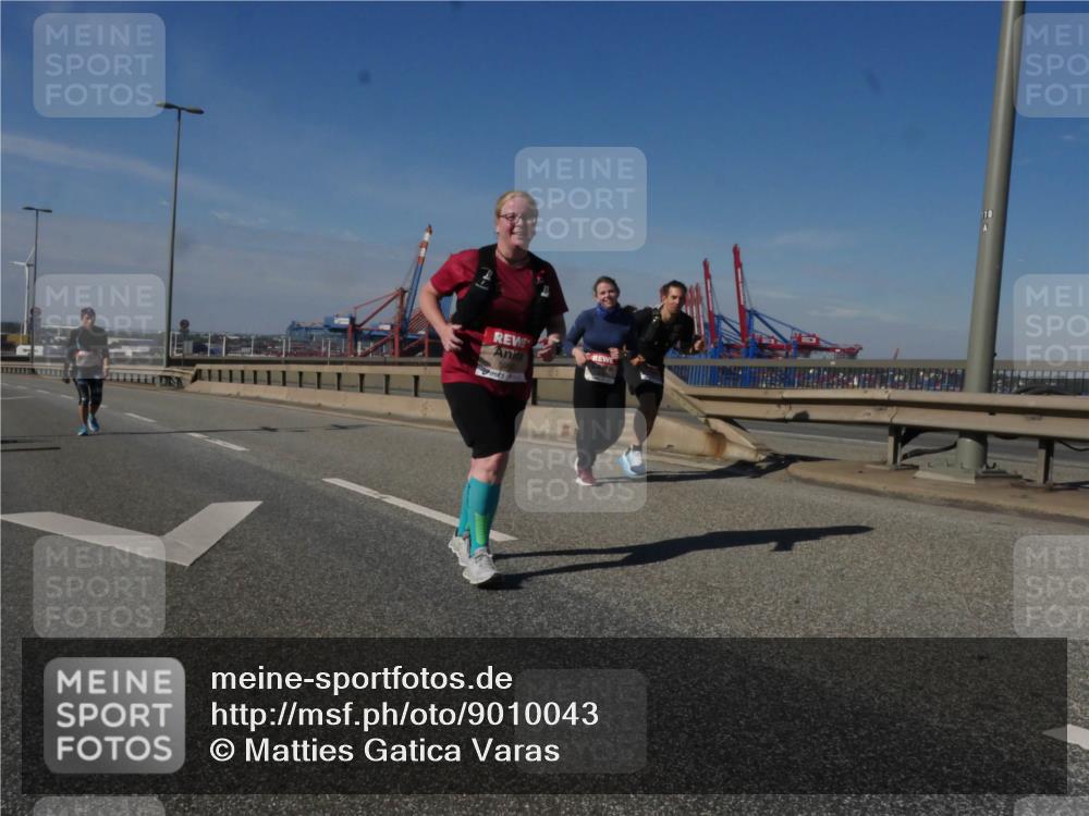 03.10.2025 - Köhlbrandbrückenlauf Matties Gatica Varas http://msf.ph/oto/9010043 03.10.2025 13:08:14 Position 2 118 meine-sportfotos.de