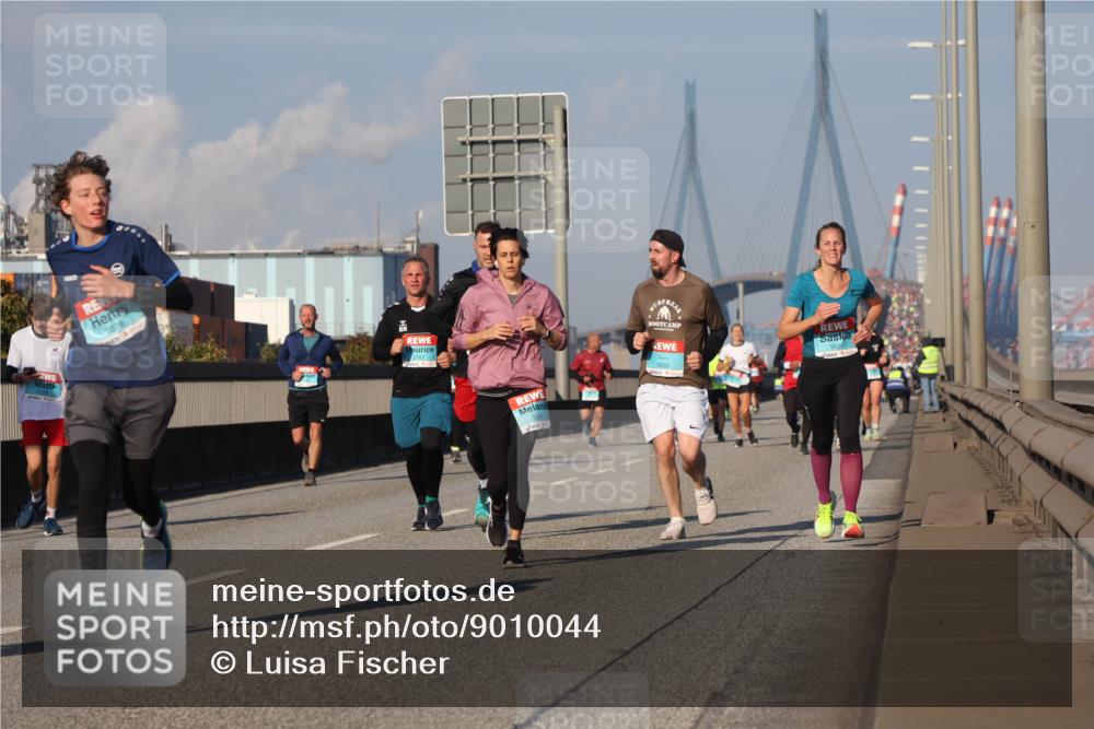03.10.2025 - Köhlbrandbrückenlauf Luisa Fischer http://msf.ph/oto/9010044 03.10.2025 10:52:01 Position 3  meine-sportfotos.de