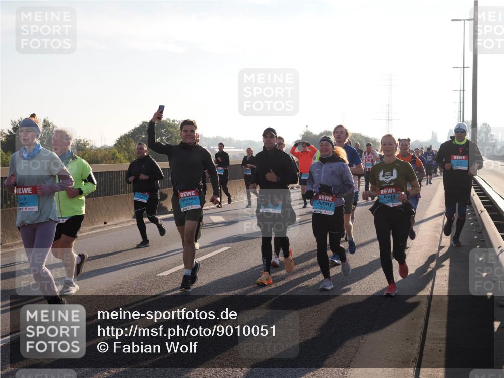 03.10.2025 - Köhlbrandbrückenlauf Fabian Wolf http://msf.ph/oto/9010051 03.10.2025 09:21:23 Position 3 3803, 3162, 3535, 3108 meine-sportfotos.de