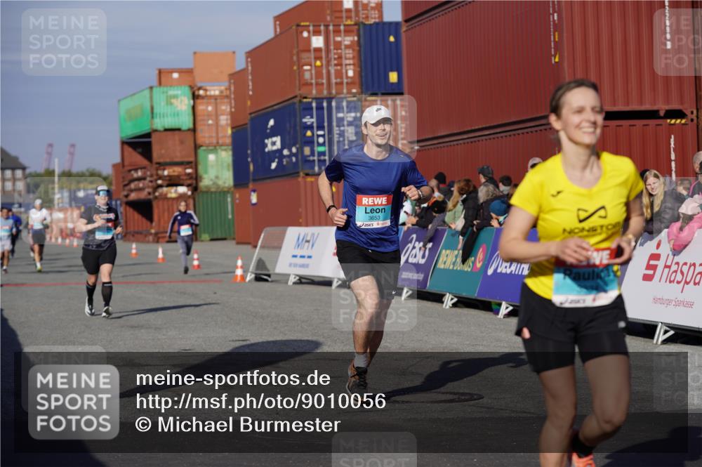 03.10.2025 - Köhlbrandbrückenlauf Michael Burmester http://msf.ph/oto/9010056 03.10.2025 10:11:03 Ziel 1149, 1286, 3011, 3334, 3653 meine-sportfotos.de