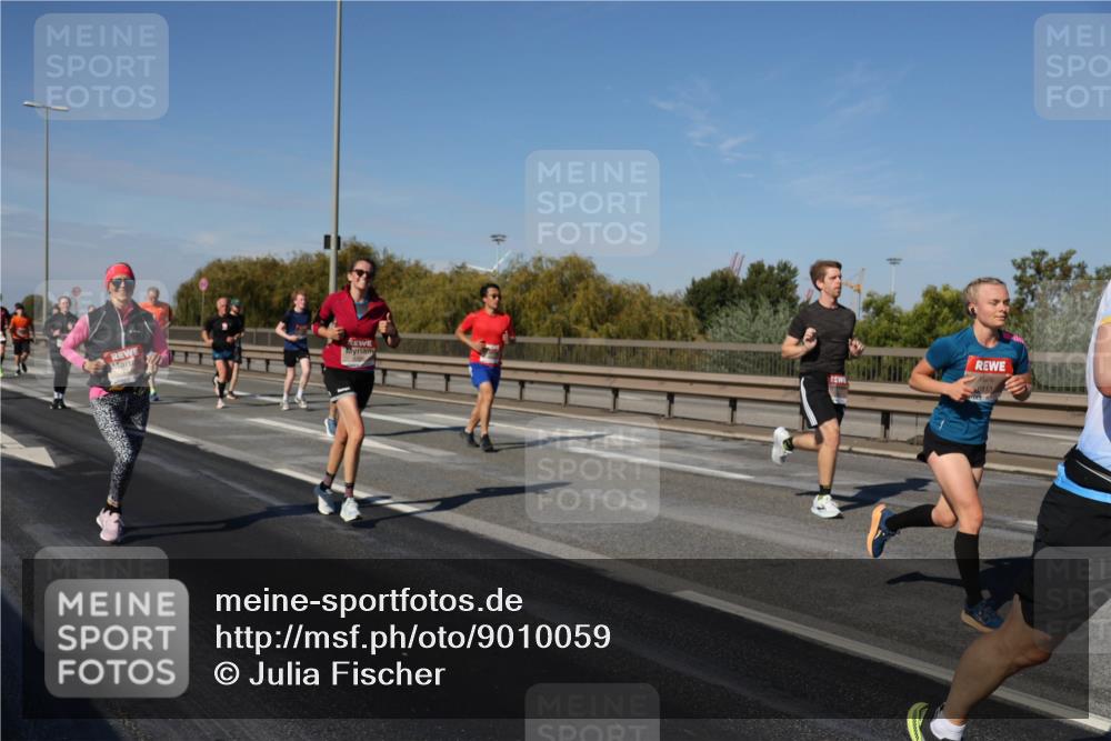 03.10.2025 - Köhlbrandbrückenlauf Julia Fischer http://msf.ph/oto/9010059 03.10.2025 12:54:47 Position 3 6813 meine-sportfotos.de