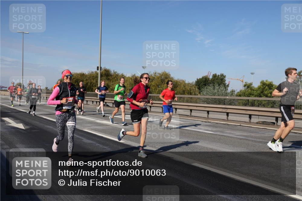 03.10.2025 - Köhlbrandbrückenlauf Julia Fischer http://msf.ph/oto/9010063 03.10.2025 12:54:47 Position 3  meine-sportfotos.de