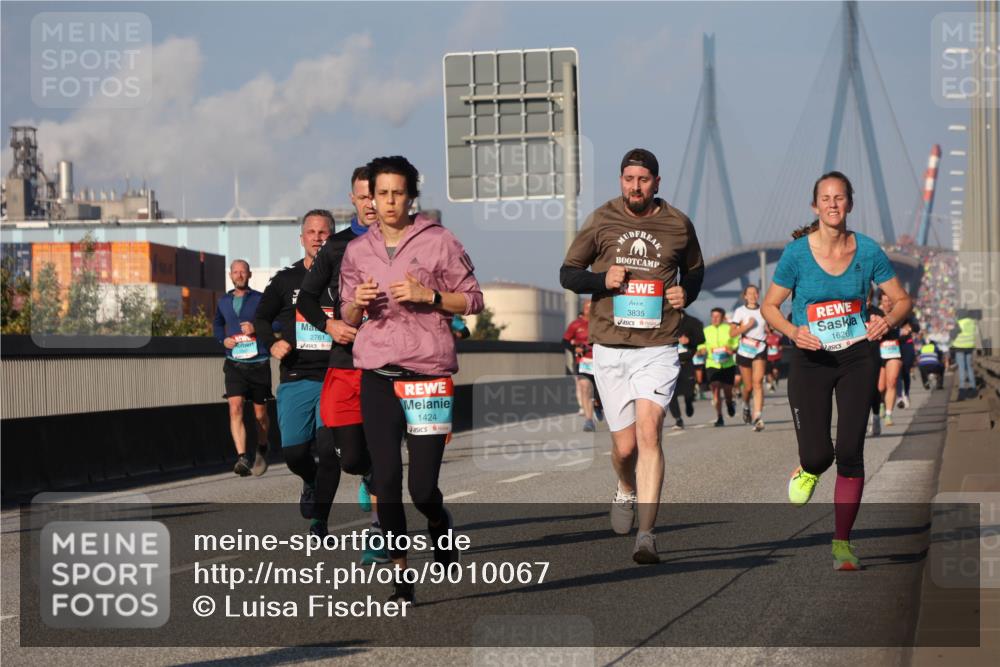 03.10.2025 - Köhlbrandbrückenlauf Luisa Fischer http://msf.ph/oto/9010067 03.10.2025 10:52:02 Position 3 2761, 1424, 3835, 1626 meine-sportfotos.de