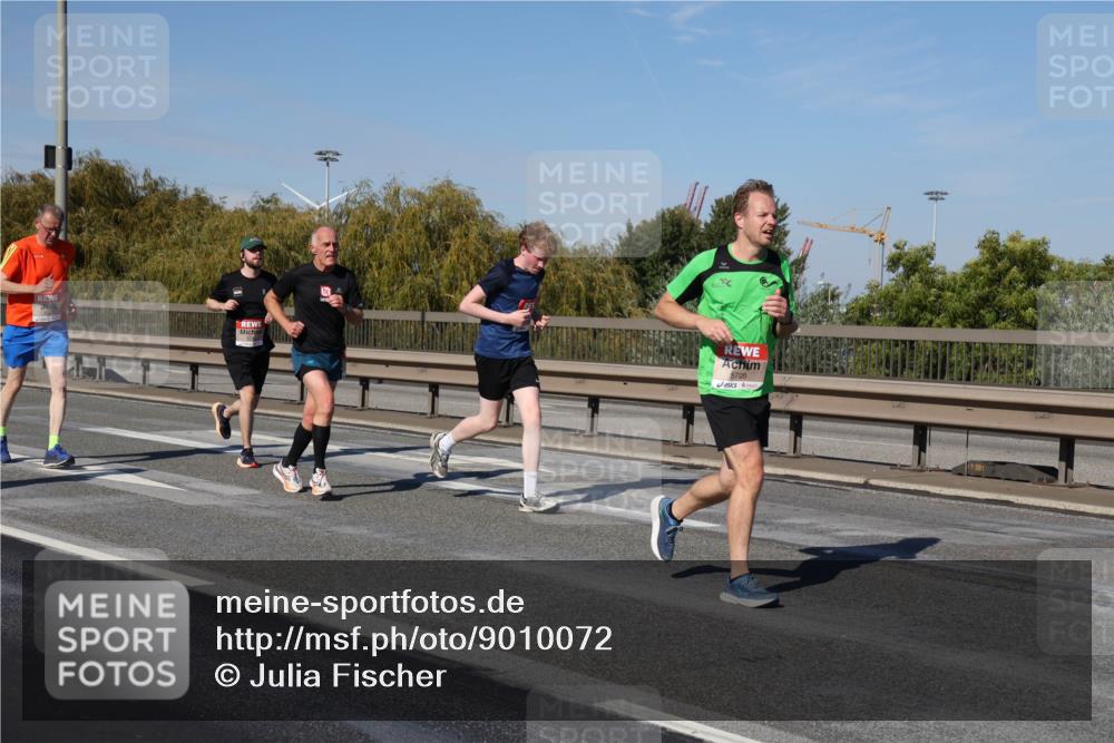03.10.2025 - Köhlbrandbrückenlauf Julia Fischer http://msf.ph/oto/9010072 03.10.2025 12:54:49 Position 3 5705 meine-sportfotos.de