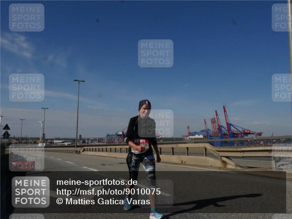 03.10.2025 - Köhlbrandbrückenlauf Matties Gatica Varas http://msf.ph/oto/9010075 03.10.2025 13:08:20 Position 2  meine-sportfotos.de