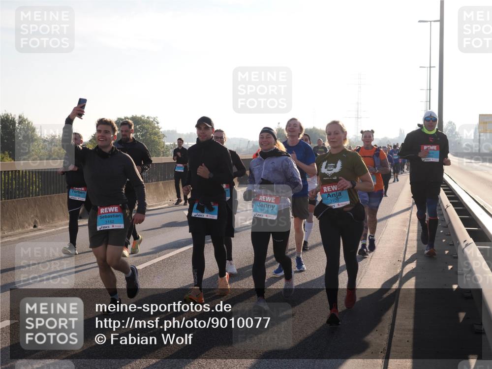 03.10.2025 - Köhlbrandbrückenlauf Fabian Wolf http://msf.ph/oto/9010077 03.10.2025 09:21:24 Position 3 3162, 3535, 3108 meine-sportfotos.de