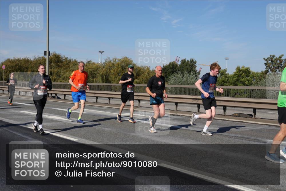 03.10.2025 - Köhlbrandbrückenlauf Julia Fischer http://msf.ph/oto/9010080 03.10.2025 12:54:50 Position 3  meine-sportfotos.de