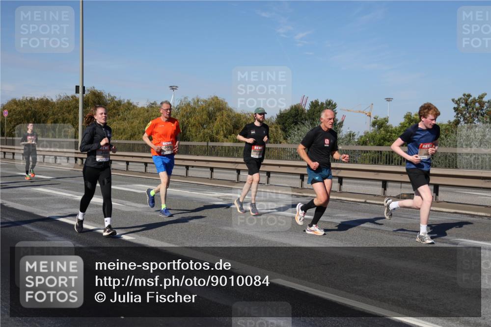 03.10.2025 - Köhlbrandbrückenlauf Julia Fischer http://msf.ph/oto/9010084 03.10.2025 12:54:50 Position 3  meine-sportfotos.de