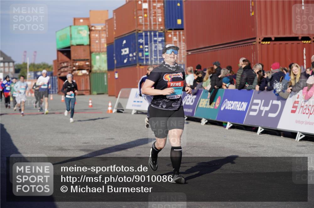 03.10.2025 - Köhlbrandbrückenlauf Michael Burmester http://msf.ph/oto/9010086 03.10.2025 10:11:07 Ziel 1844, 2214, 3011, 3334, 3653 meine-sportfotos.de
