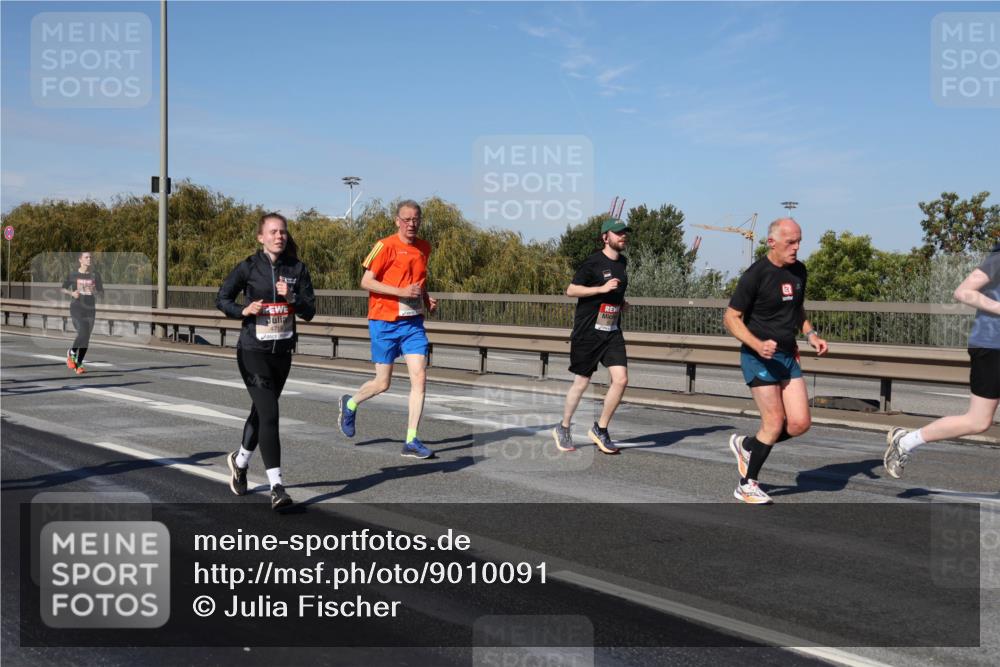 03.10.2025 - Köhlbrandbrückenlauf Julia Fischer http://msf.ph/oto/9010091 03.10.2025 12:54:51 Position 3  meine-sportfotos.de
