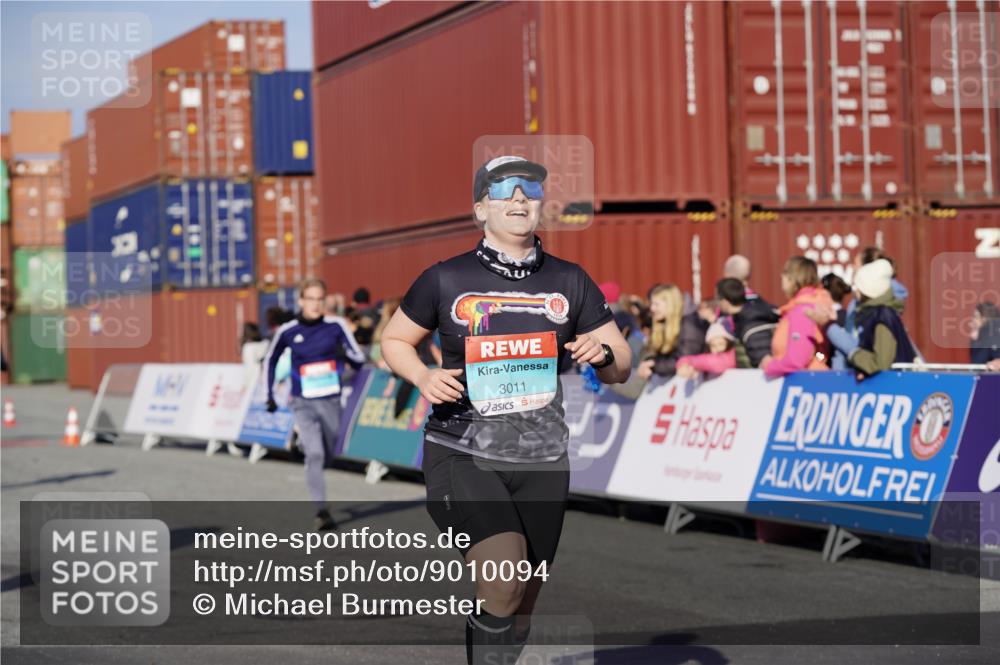 03.10.2025 - Köhlbrandbrückenlauf Michael Burmester http://msf.ph/oto/9010094 03.10.2025 10:11:08 Ziel 1844, 2214, 3011, 3167, 3334, 3542, 3653 meine-sportfotos.de