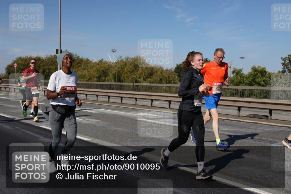 03.10.2025 - Köhlbrandbrückenlauf Julia Fischer http://msf.ph/oto/9010095 03.10.2025 12:54:52 Position 3 4351 meine-sportfotos.de
