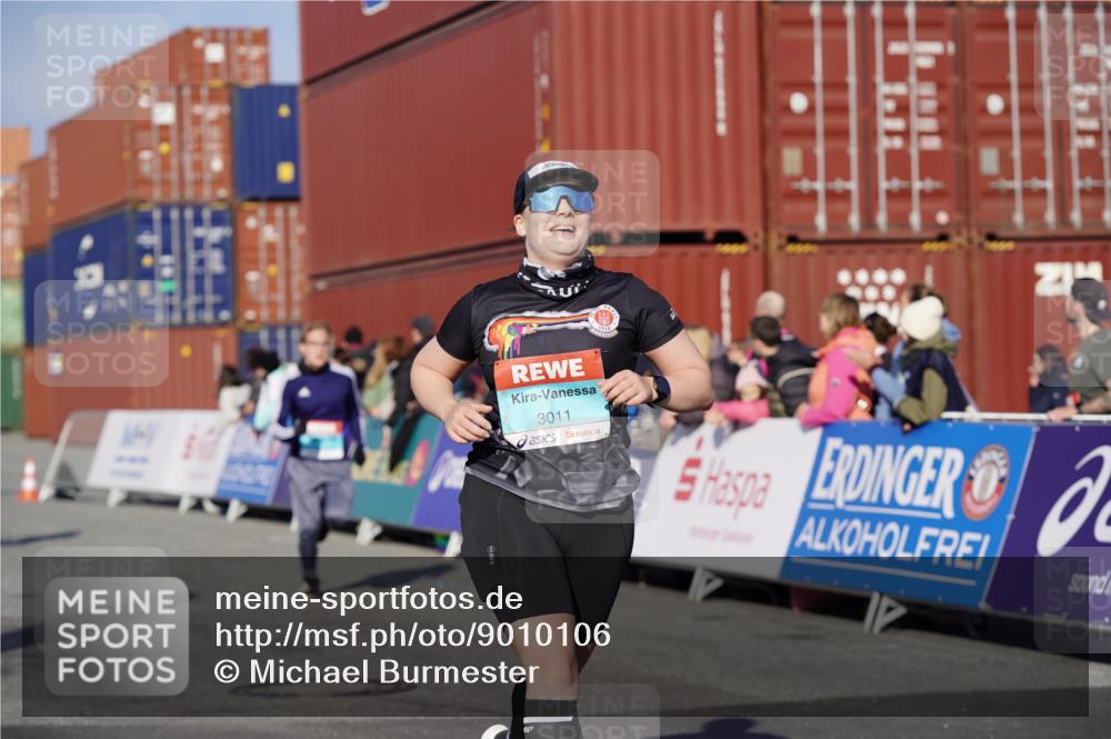 03.10.2025 - Köhlbrandbrückenlauf Michael Burmester http://msf.ph/oto/9010106 03.10.2025 10:11:08 Ziel 1844, 2214, 3011, 3167, 3334, 3542, 3653 meine-sportfotos.de