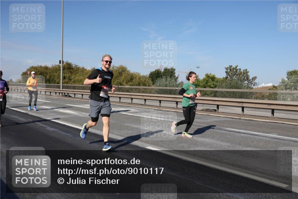 03.10.2025 - Köhlbrandbrückenlauf Julia Fischer http://msf.ph/oto/9010117 03.10.2025 12:54:56 Position 3  meine-sportfotos.de