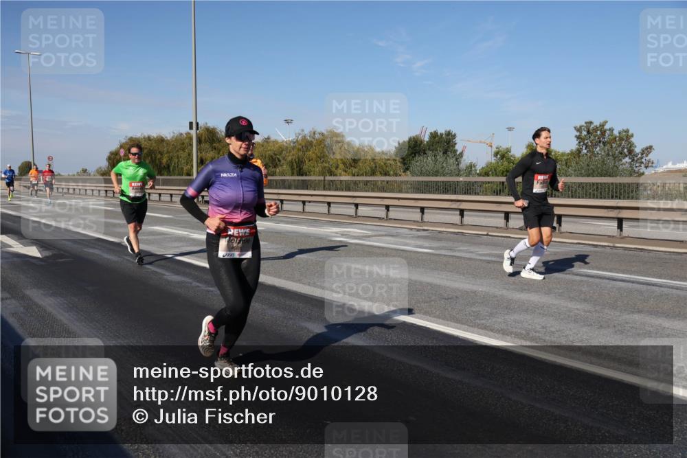 03.10.2025 - Köhlbrandbrückenlauf Julia Fischer http://msf.ph/oto/9010128 03.10.2025 12:54:58 Position 3 4681 meine-sportfotos.de