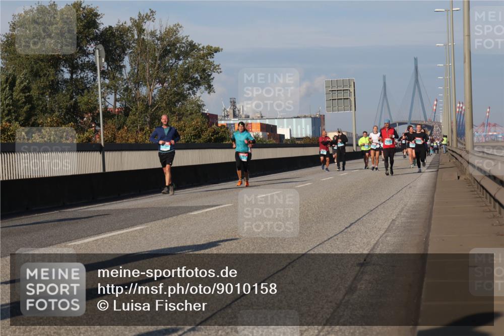 03.10.2025 - Köhlbrandbrückenlauf Luisa Fischer http://msf.ph/oto/9010158 03.10.2025 10:52:09 Position 3  meine-sportfotos.de