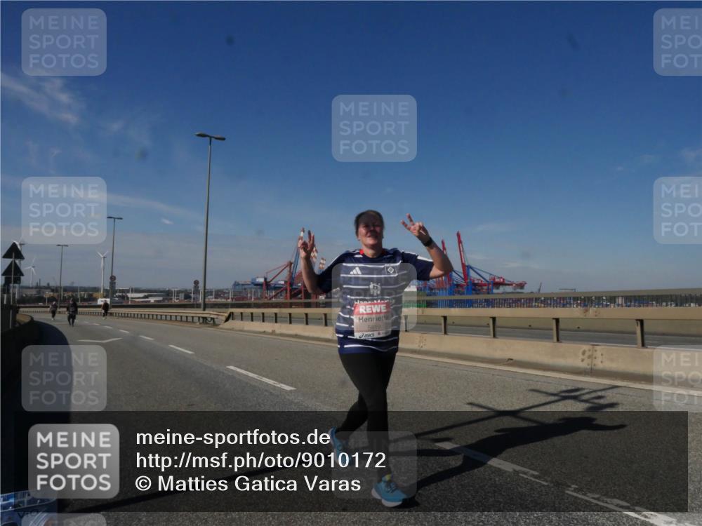 03.10.2025 - Köhlbrandbrückenlauf Matties Gatica Varas http://msf.ph/oto/9010172 03.10.2025 13:09:28 Position 2 5819 meine-sportfotos.de
