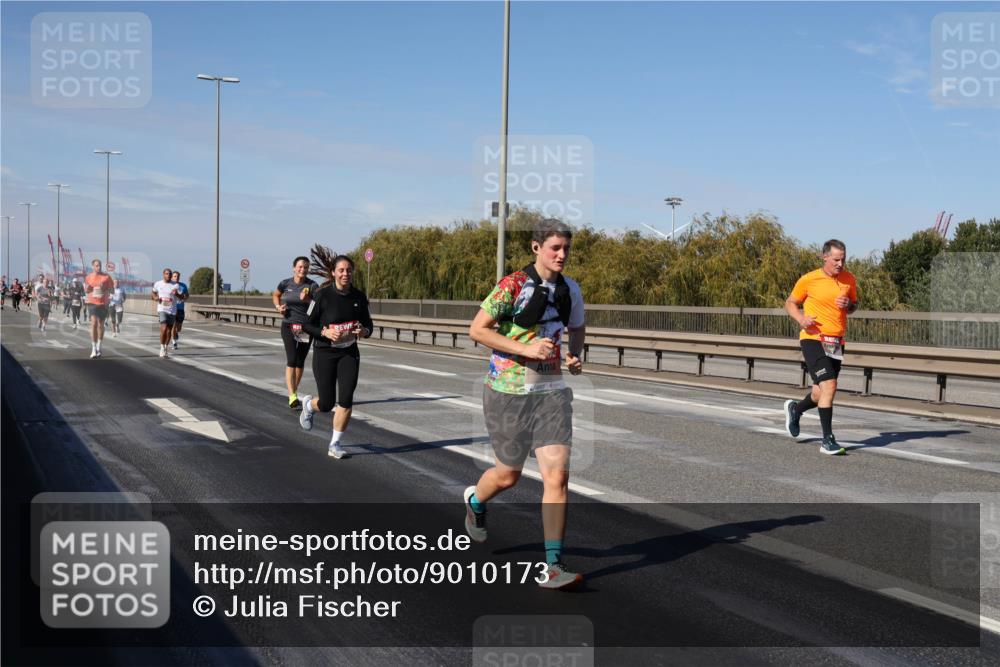 03.10.2025 - Köhlbrandbrückenlauf Julia Fischer http://msf.ph/oto/9010173 03.10.2025 12:55:09 Position 3  meine-sportfotos.de