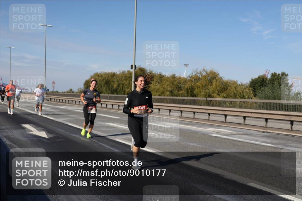 03.10.2025 - Köhlbrandbrückenlauf Julia Fischer http://msf.ph/oto/9010177 03.10.2025 12:55:10 Position 3  meine-sportfotos.de
