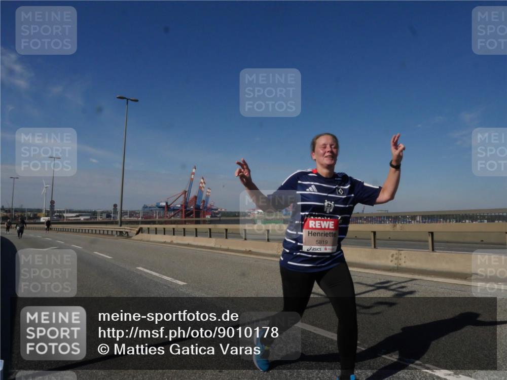 03.10.2025 - Köhlbrandbrückenlauf Matties Gatica Varas http://msf.ph/oto/9010178 03.10.2025 13:09:29 Position 2 5819 meine-sportfotos.de