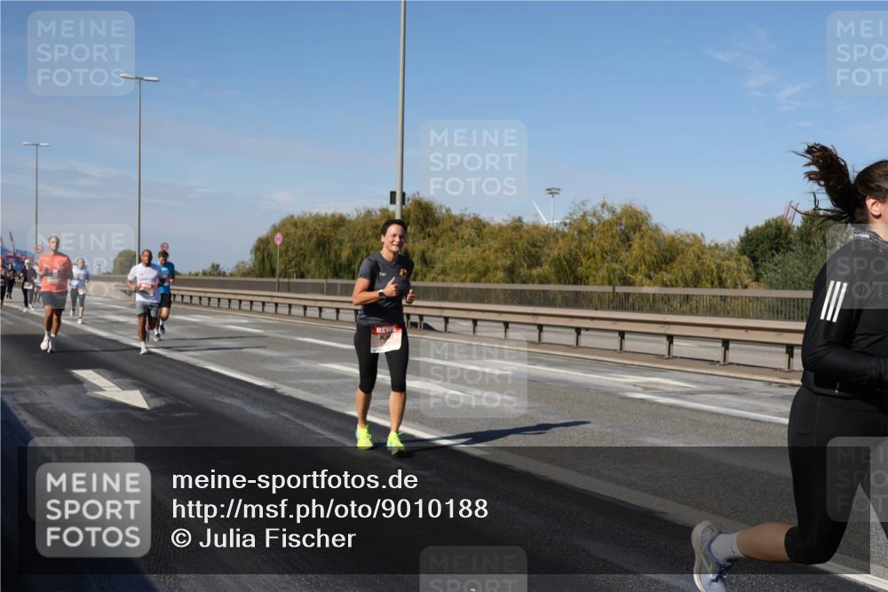 03.10.2025 - Köhlbrandbrückenlauf Julia Fischer http://msf.ph/oto/9010188 03.10.2025 12:55:11 Position 3  meine-sportfotos.de