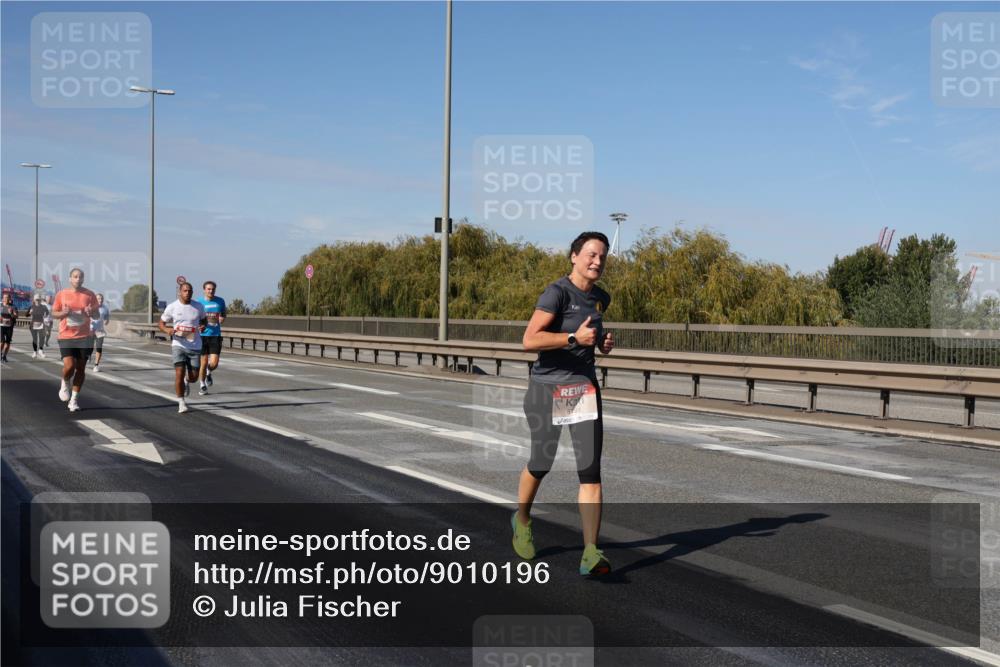 03.10.2025 - Köhlbrandbrückenlauf Julia Fischer http://msf.ph/oto/9010196 03.10.2025 12:55:12 Position 3  meine-sportfotos.de