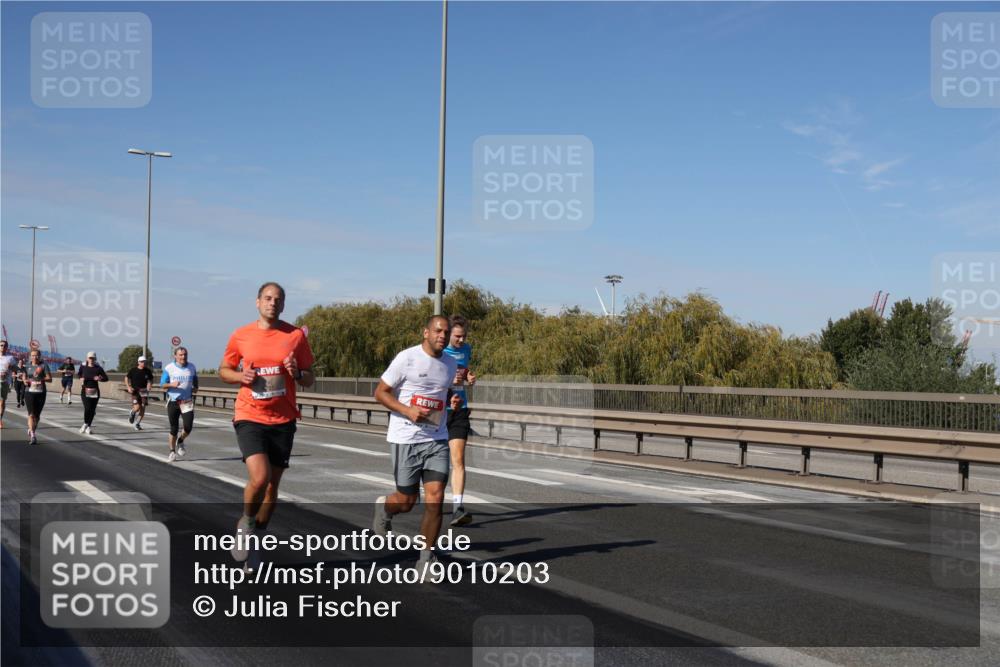 03.10.2025 - Köhlbrandbrückenlauf Julia Fischer http://msf.ph/oto/9010203 03.10.2025 12:55:15 Position 3  meine-sportfotos.de