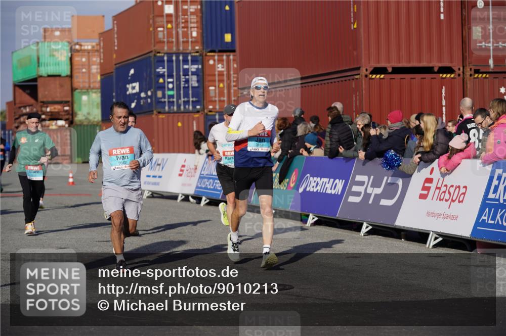 03.10.2025 - Köhlbrandbrückenlauf Michael Burmester http://msf.ph/oto/9010213 03.10.2025 10:11:14 Ziel 1341, 1844, 2214, 2939, 3119, 3120, 3121, 3167, 3238, 3445, 3542 meine-sportfotos.de