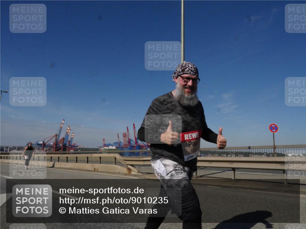 03.10.2025 - Köhlbrandbrückenlauf Matties Gatica Varas http://msf.ph/oto/9010235 03.10.2025 13:09:54 Position 2 6123 meine-sportfotos.de