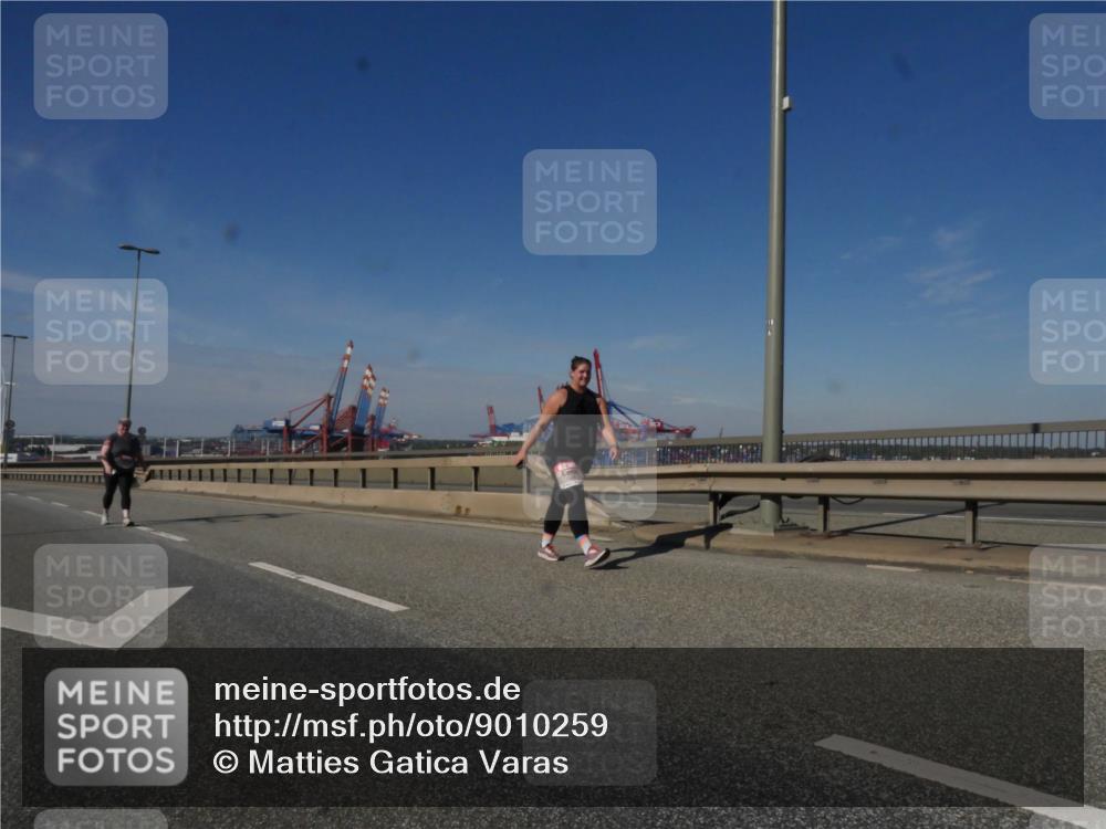 03.10.2025 - Köhlbrandbrückenlauf Matties Gatica Varas http://msf.ph/oto/9010259 03.10.2025 13:10:00 Position 2  meine-sportfotos.de
