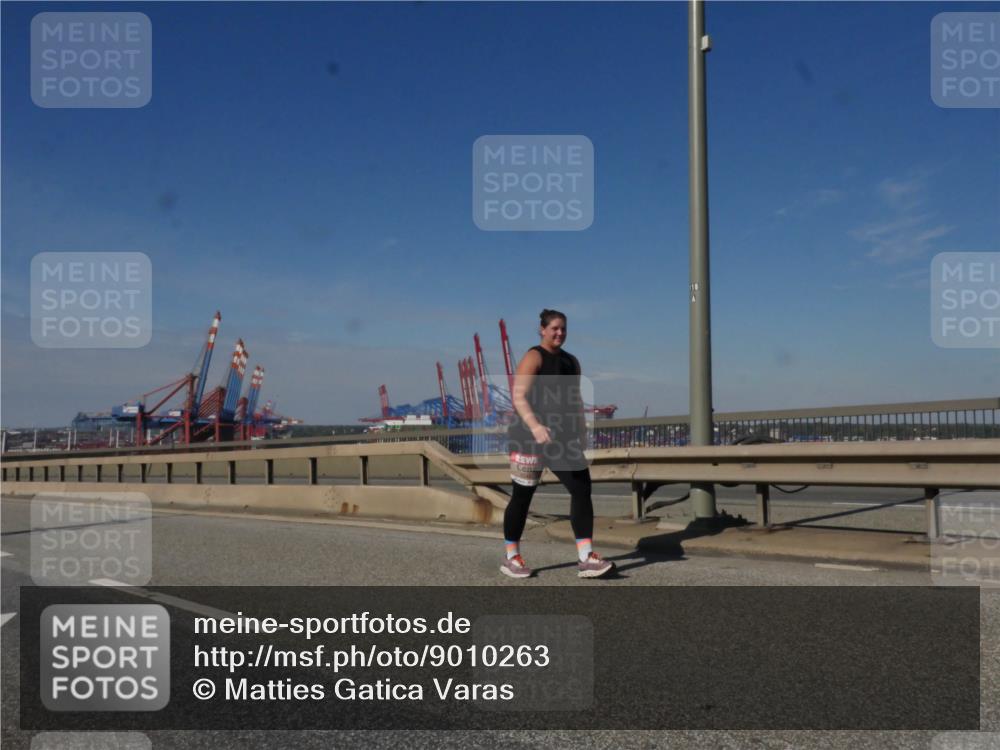 03.10.2025 - Köhlbrandbrückenlauf Matties Gatica Varas http://msf.ph/oto/9010263 03.10.2025 13:10:00 Position 2 118 meine-sportfotos.de