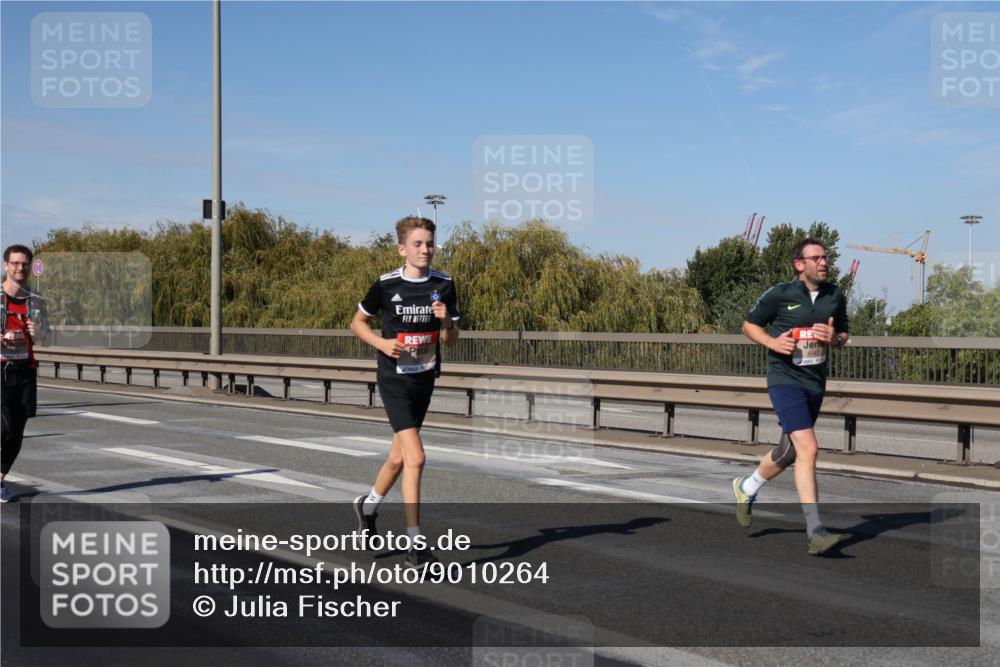 03.10.2025 - Köhlbrandbrückenlauf Julia Fischer http://msf.ph/oto/9010264 03.10.2025 12:55:30 Position 3 4147 meine-sportfotos.de