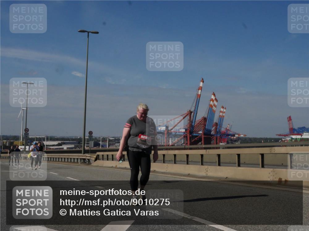 03.10.2025 - Köhlbrandbrückenlauf Matties Gatica Varas http://msf.ph/oto/9010275 03.10.2025 13:10:04 Position 2  meine-sportfotos.de