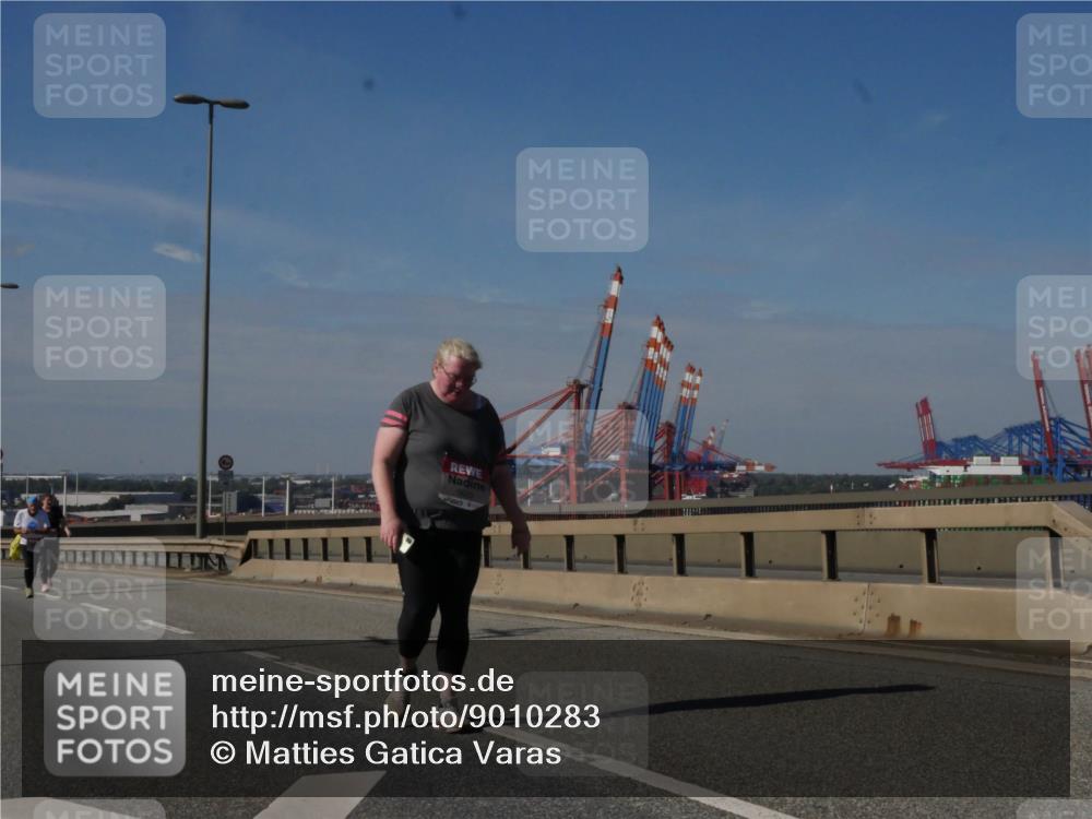 03.10.2025 - Köhlbrandbrückenlauf Matties Gatica Varas http://msf.ph/oto/9010283 03.10.2025 13:10:04 Position 2  meine-sportfotos.de