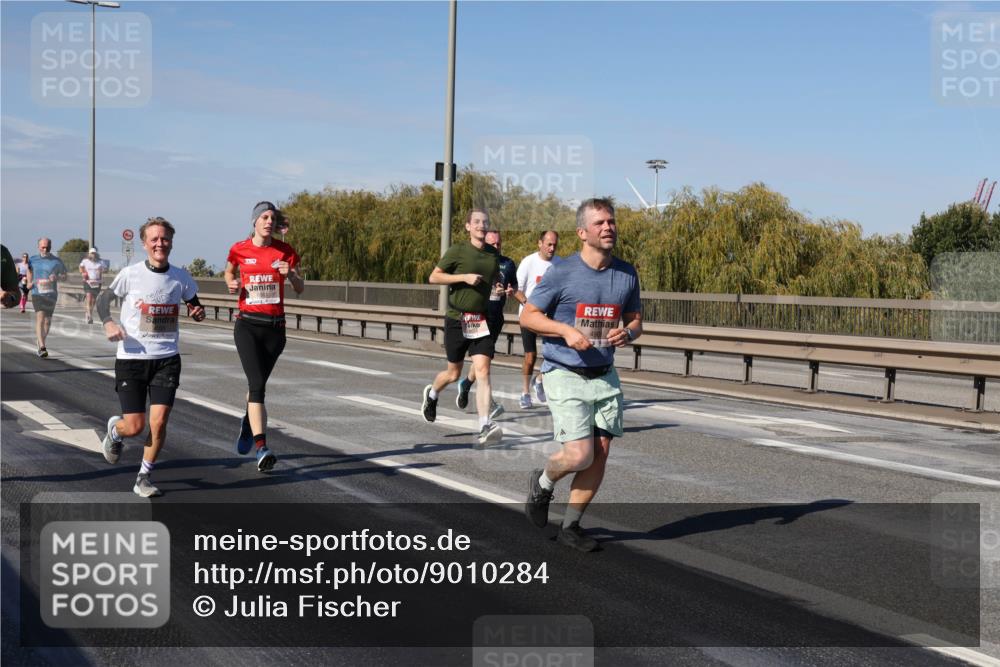 03.10.2025 - Köhlbrandbrückenlauf Julia Fischer http://msf.ph/oto/9010284 03.10.2025 12:55:33 Position 3 64 meine-sportfotos.de