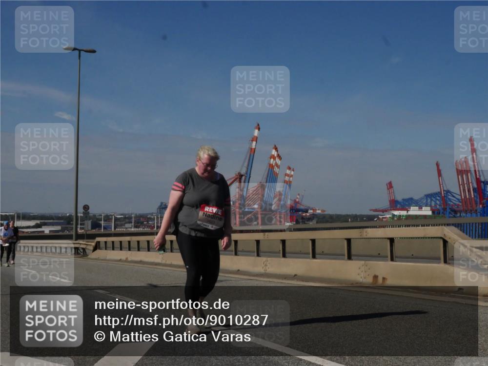 03.10.2025 - Köhlbrandbrückenlauf Matties Gatica Varas http://msf.ph/oto/9010287 03.10.2025 13:10:05 Position 2 5623 meine-sportfotos.de