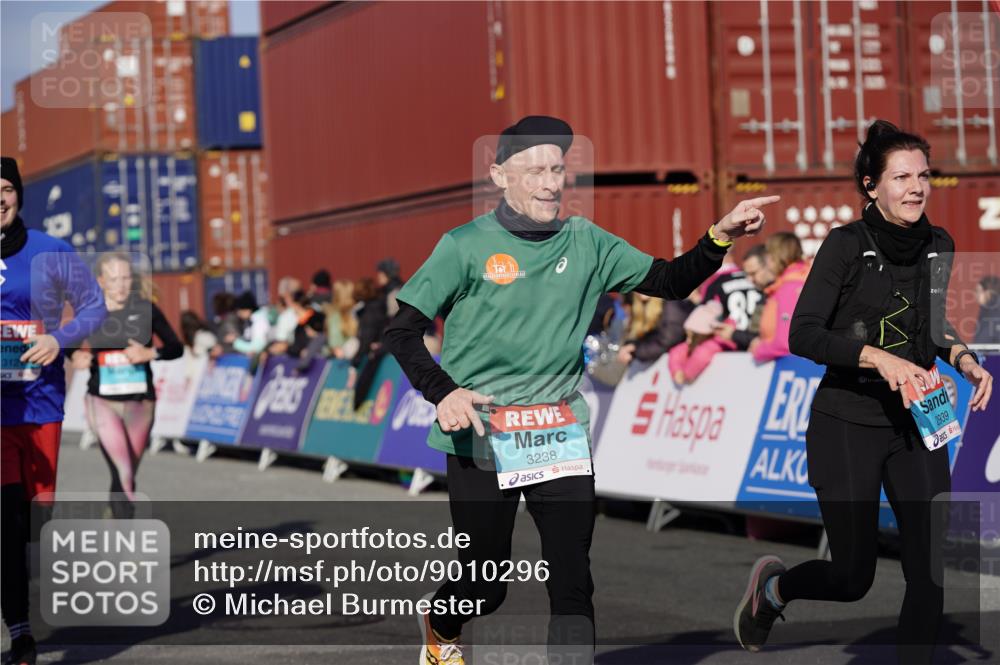 03.10.2025 - Köhlbrandbrückenlauf Michael Burmester http://msf.ph/oto/9010296 03.10.2025 10:11:18 Ziel 1341, 1844, 1871, 2214, 2215, 2881, 2939, 2941, 3119, 3120, 3121, 3167, 3202, 3238, 3445, 3542 meine-sportfotos.de