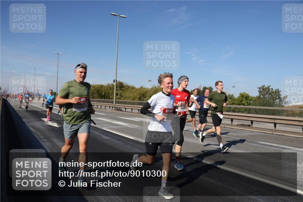 03.10.2025 - Köhlbrandbrückenlauf Julia Fischer http://msf.ph/oto/9010300 03.10.2025 12:55:35 Position 3 5803, 661 meine-sportfotos.de