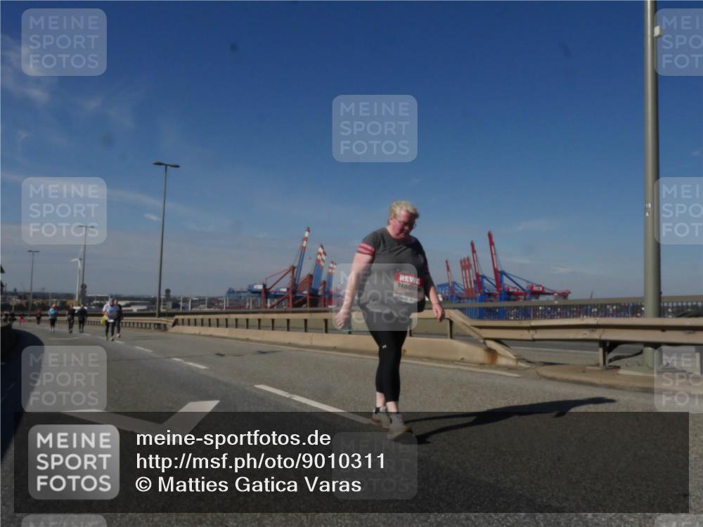 03.10.2025 - Köhlbrandbrückenlauf Matties Gatica Varas http://msf.ph/oto/9010311 03.10.2025 13:10:06 Position 2  meine-sportfotos.de