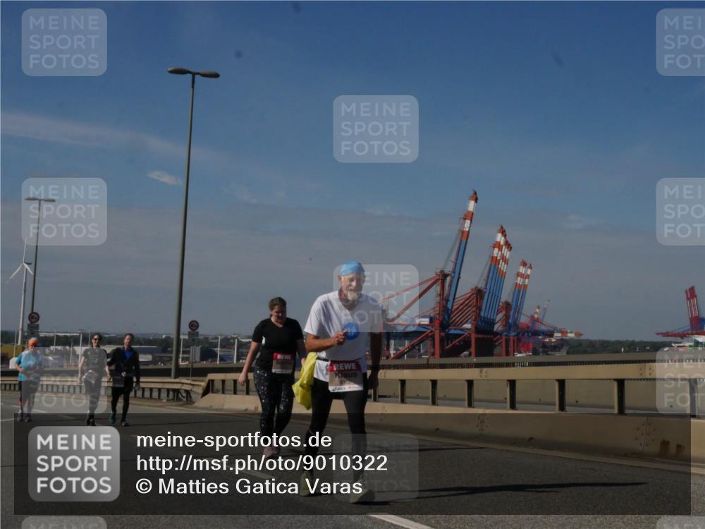 03.10.2025 - Köhlbrandbrückenlauf Matties Gatica Varas http://msf.ph/oto/9010322 03.10.2025 13:10:15 Position 2  meine-sportfotos.de