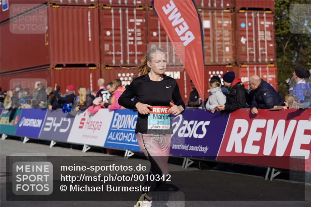 03.10.2025 - Köhlbrandbrückenlauf Michael Burmester http://msf.ph/oto/9010342 03.10.2025 10:11:20 Ziel 1341, 1871, 2215, 2881, 2939, 2941, 3119, 3120, 3121, 3167, 3202, 3238, 3445, 3528, 3542 meine-sportfotos.de
