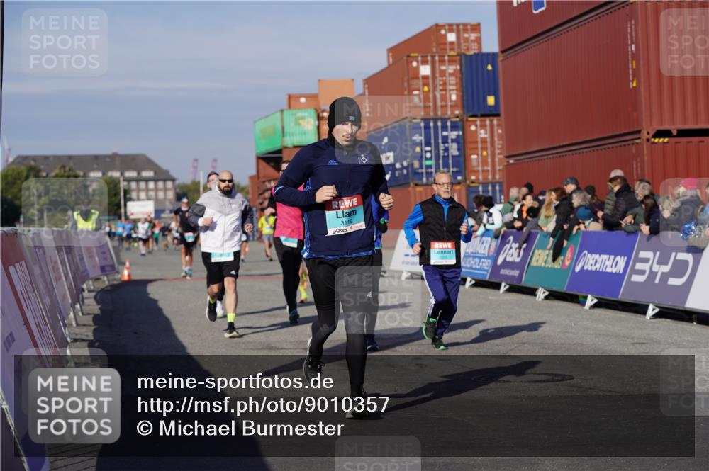 03.10.2025 - Köhlbrandbrückenlauf Michael Burmester http://msf.ph/oto/9010357 03.10.2025 10:11:21 Ziel 1341, 1871, 2215, 2881, 2939, 2941, 3119, 3120, 3121, 3202, 3238, 3445, 3528 meine-sportfotos.de