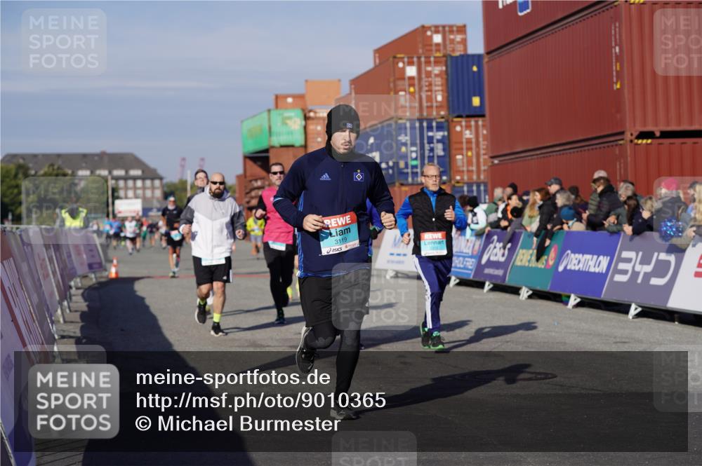 03.10.2025 - Köhlbrandbrückenlauf Michael Burmester http://msf.ph/oto/9010365 03.10.2025 10:11:22 Ziel 1341, 1871, 2215, 2881, 2939, 2941, 3119, 3120, 3121, 3202, 3238, 3445, 3528 meine-sportfotos.de