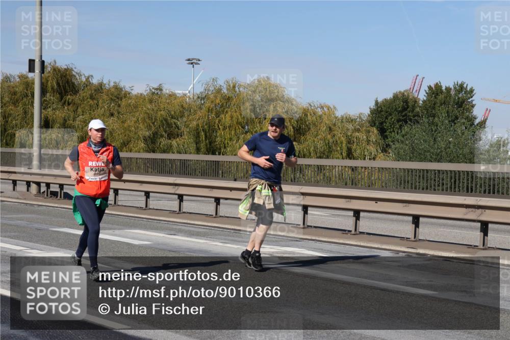 03.10.2025 - Köhlbrandbrückenlauf Julia Fischer http://msf.ph/oto/9010366 03.10.2025 12:55:54 Position 3 4573 meine-sportfotos.de