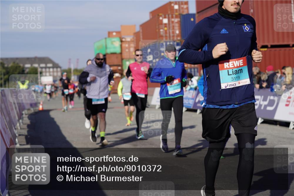 03.10.2025 - Köhlbrandbrückenlauf Michael Burmester http://msf.ph/oto/9010372 03.10.2025 10:11:23 Ziel 1679, 1871, 2215, 2256, 2881, 2939, 2941, 3119, 3120, 3121, 3202, 3445, 3528 meine-sportfotos.de