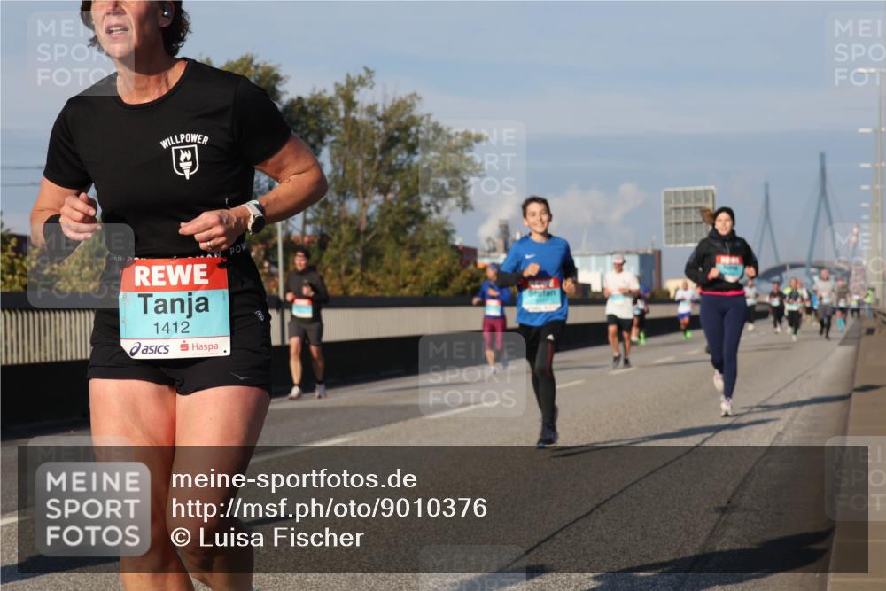 03.10.2025 - Köhlbrandbrückenlauf Luisa Fischer http://msf.ph/oto/9010376 03.10.2025 10:52:24 Position 3 1412 meine-sportfotos.de