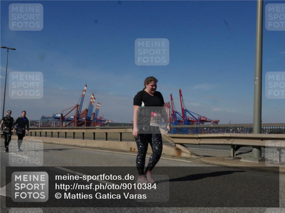 03.10.2025 - Köhlbrandbrückenlauf Matties Gatica Varas http://msf.ph/oto/9010384 03.10.2025 13:10:21 Position 2 118 meine-sportfotos.de