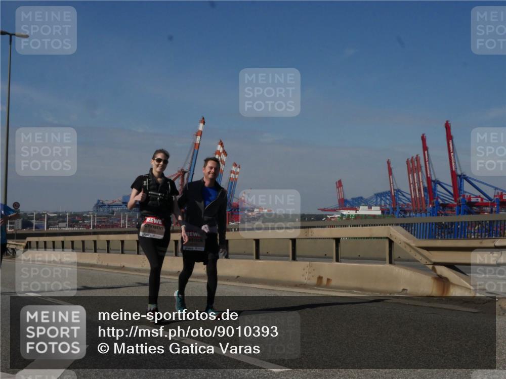 03.10.2025 - Köhlbrandbrückenlauf Matties Gatica Varas http://msf.ph/oto/9010393 03.10.2025 13:10:24 Position 2  meine-sportfotos.de