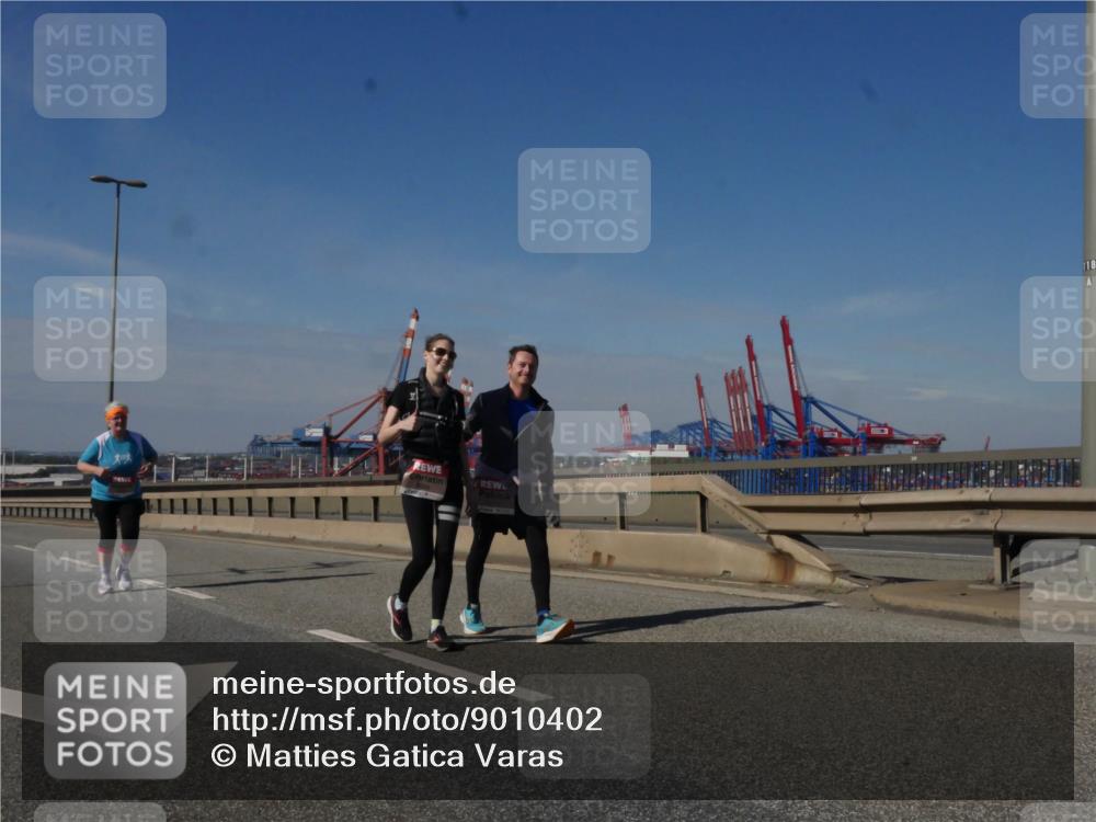 03.10.2025 - Köhlbrandbrückenlauf Matties Gatica Varas http://msf.ph/oto/9010402 03.10.2025 13:10:25 Position 2  meine-sportfotos.de