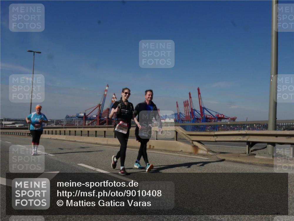 03.10.2025 - Köhlbrandbrückenlauf Matties Gatica Varas http://msf.ph/oto/9010408 03.10.2025 13:10:26 Position 2 118 meine-sportfotos.de